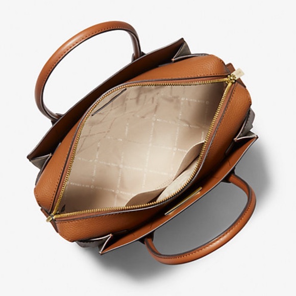 MICHAEL KORS
Mercer Medium Logo and Leather Belted Satchel
Vanilla 
NWT - Picture 2 of 16